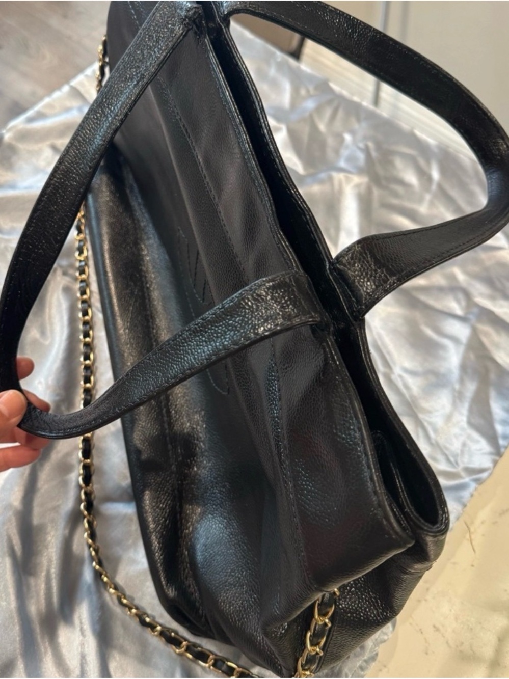 Authentic- Chanel Tote with gold chain - Picture 3 of 16